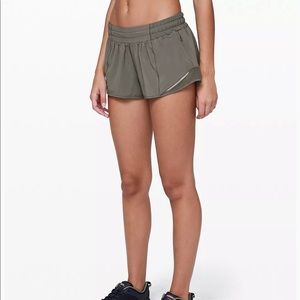 Lululemon! Hotty Hot II Shorts in olive green